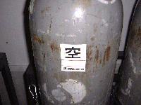 残ガス容器のステッカー貼付け例1