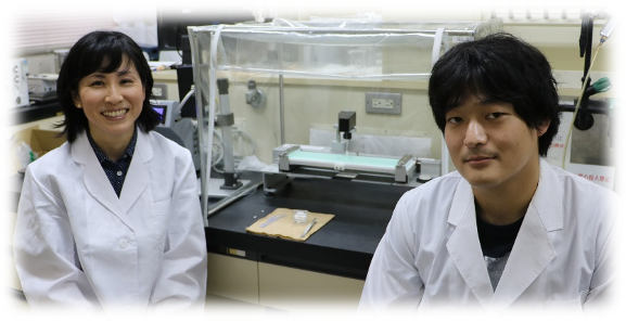 准教授・牧浦理恵(左) 大学院生・大畑考司(右)