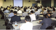 報告会会場のようす
