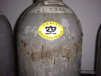 Examples of stickers indicating empty containers3